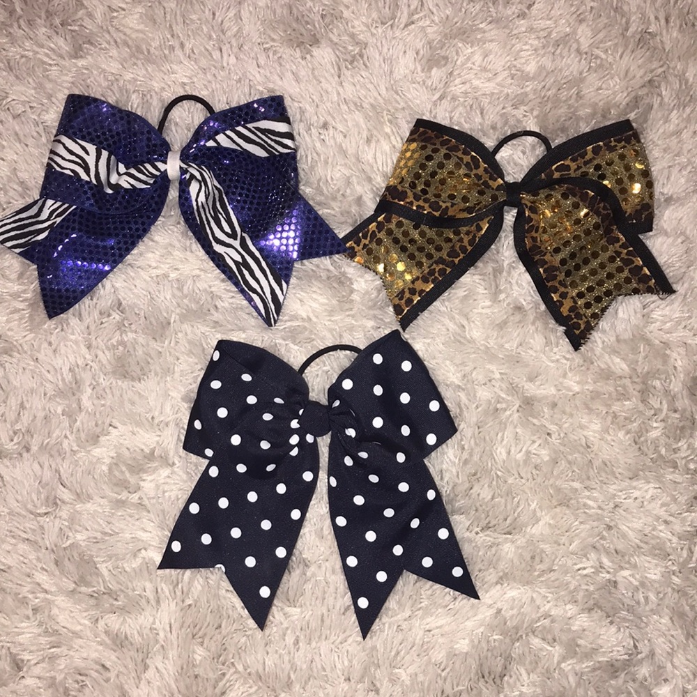 Cheerleading hair bows